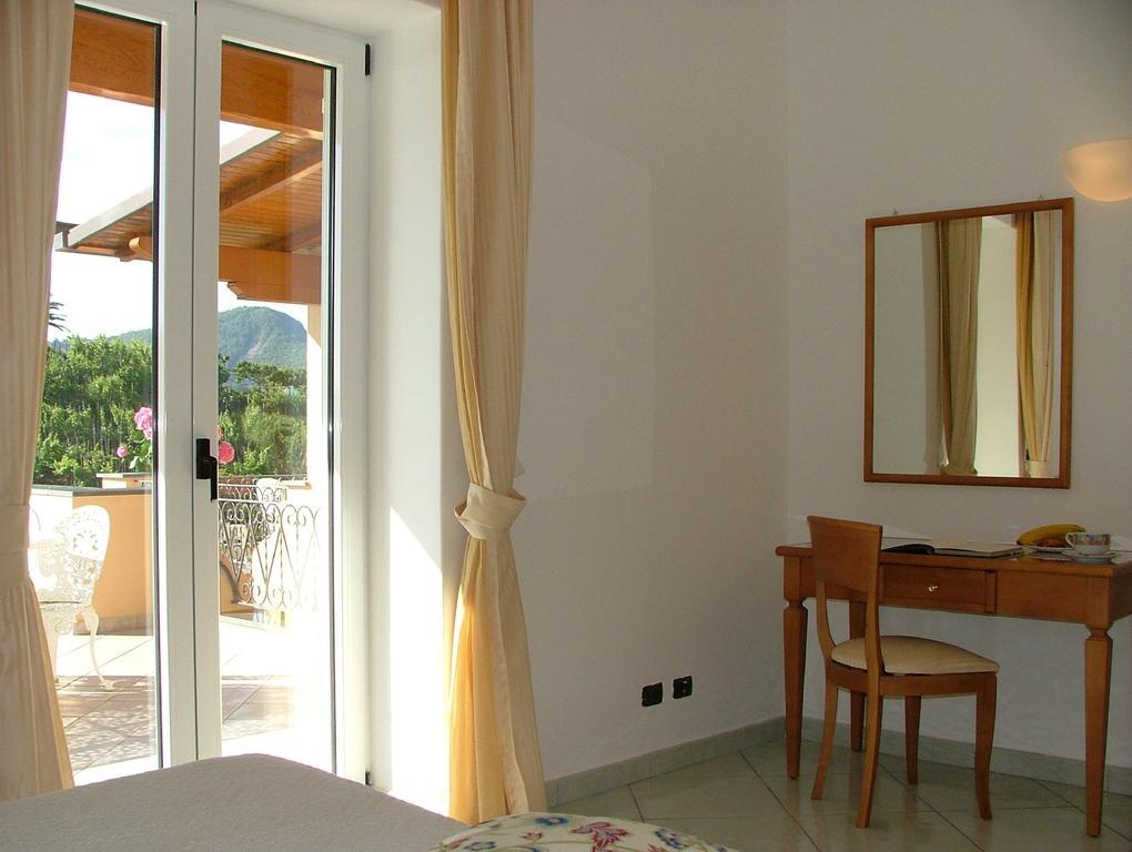 Villa Rosalia Barano dʼIschia Cameră foto